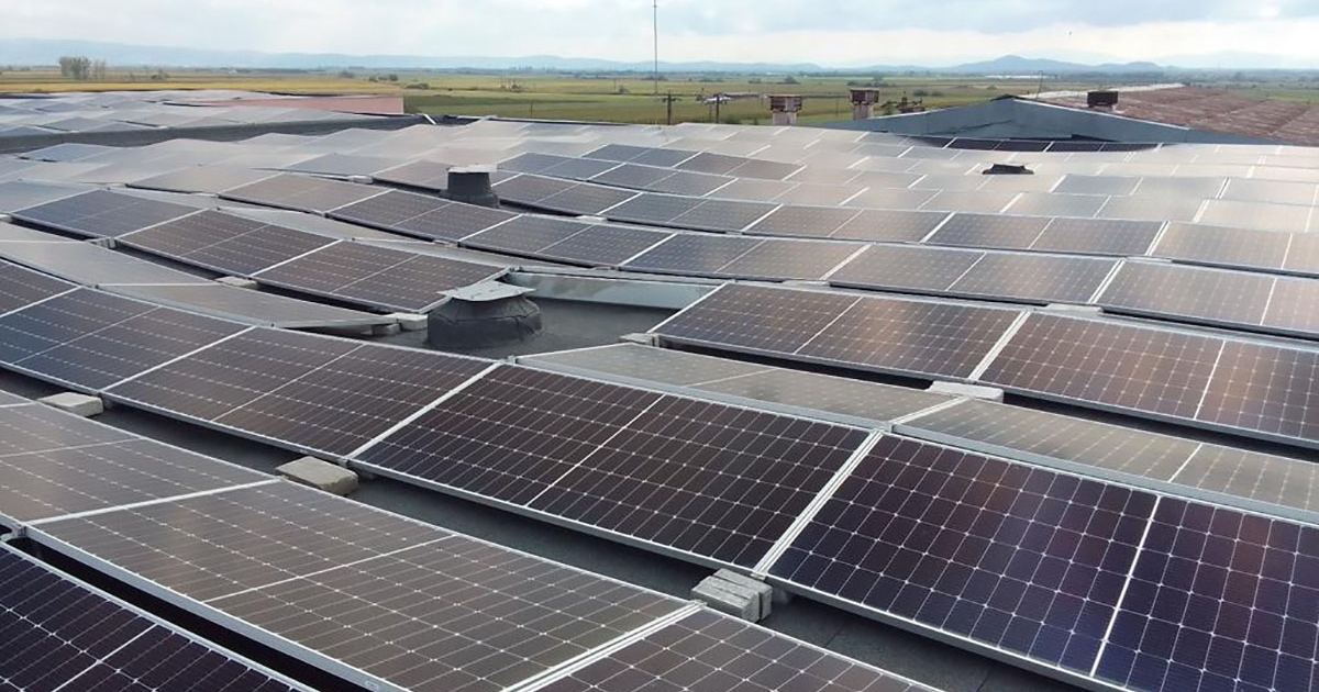 Napelemet szereltetett a Székely Csürke!